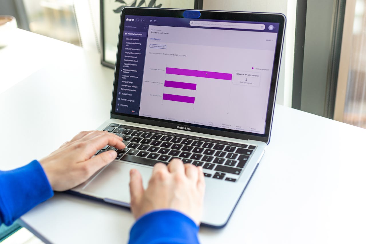 How to Sell on Shopify: The Complete Guide for Beginners (2025)